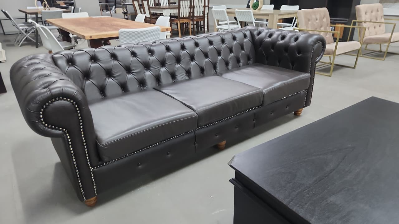 Full Genuine Leather chesterfield 3 seater - Image 2