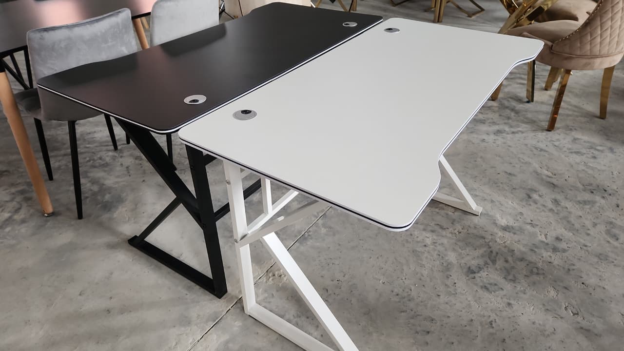 Black and white gaming desks - Image 3
