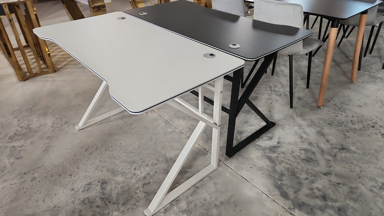 Black and white gaming desks - Image 2
