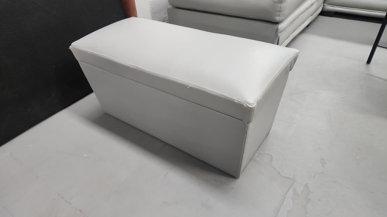 Large Grey Leather Chesterfield Corner Daybed - Image 5