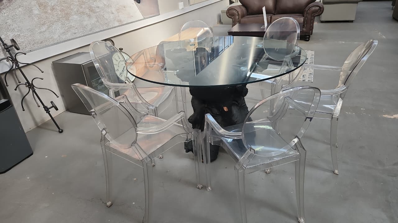 Beautiful 6 seater glass top patio set with 6 acrylic chairs - Image 2