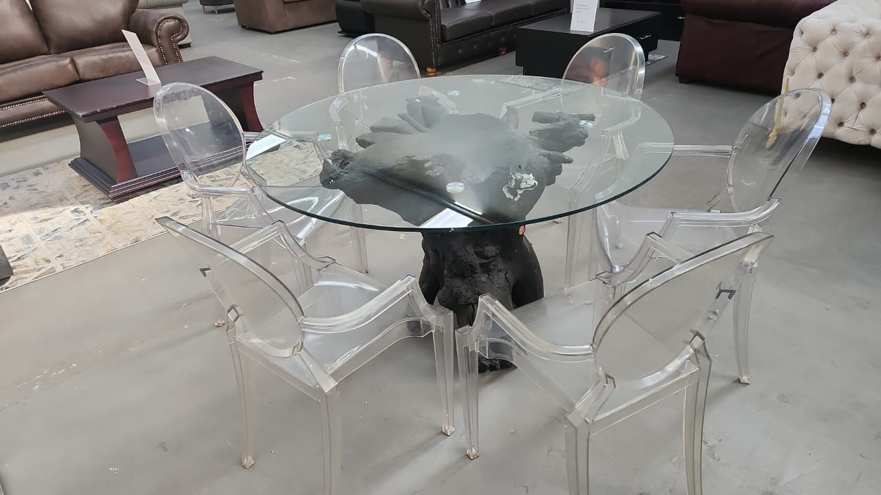 Beautiful 6 seater glass top patio set with 6 acrylic chairs - Image 3