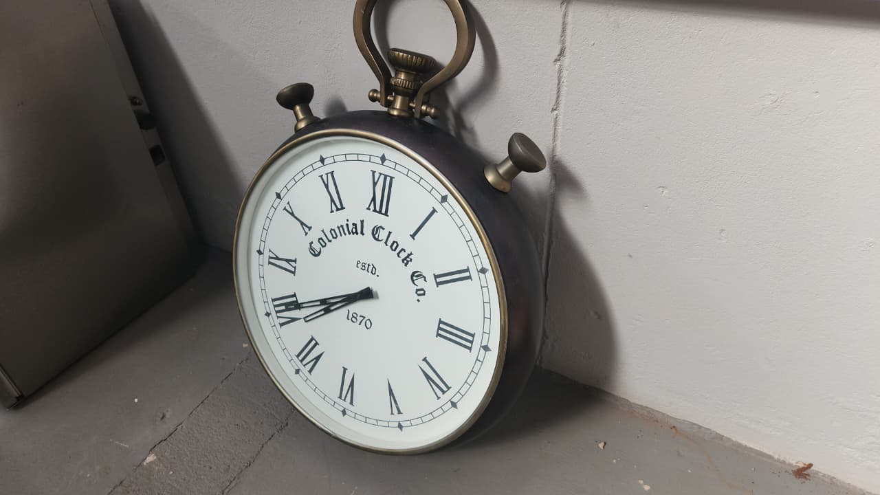 Wetherlys large decor clock - Image 3