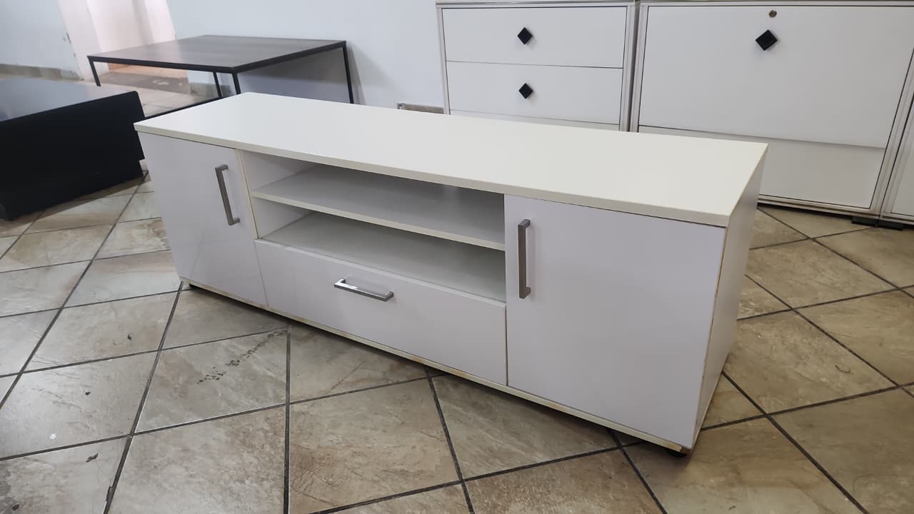 Rochester Modern white plasma stand