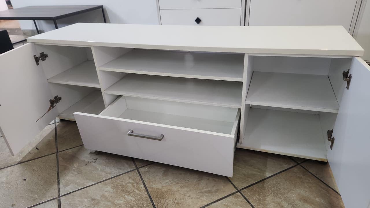 Rochester Modern white plasma stand - Image 4