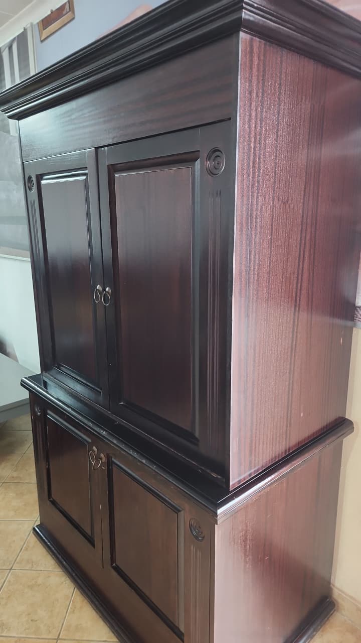 Large Wetherlys dark brown cabinet - Image 3