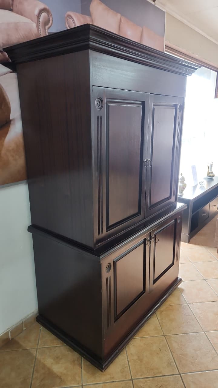 Large Wetherlys dark brown cabinet - Image 4