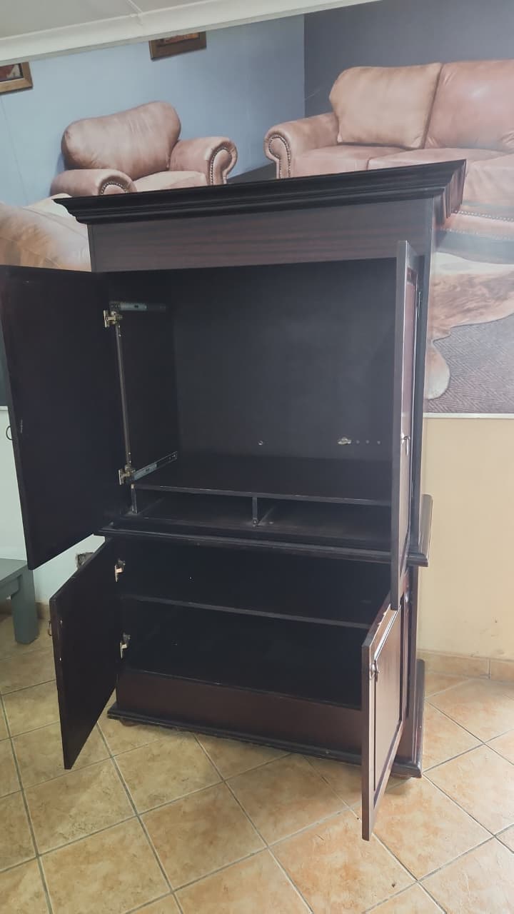 Large Wetherlys dark brown cabinet - Image 5